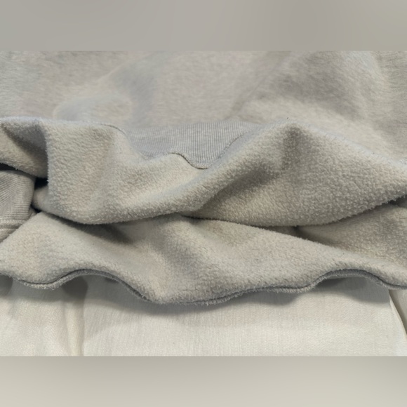 Aritzia TNA Sweatfleece Cozy Fleece Boyfriend Crew Sweatshirt Light Heather Grey - Picture 7 of 8